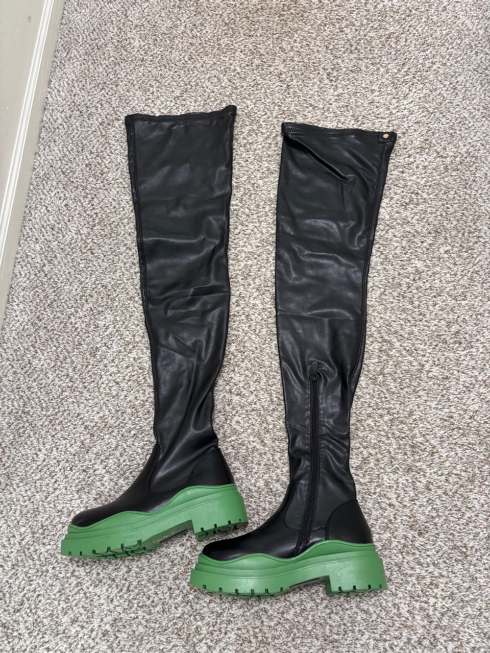 AZALEA WANG Naomi CENTERPIECE 4 WAY STRETCH BOOT IN GREEN - Picture 3 of 7